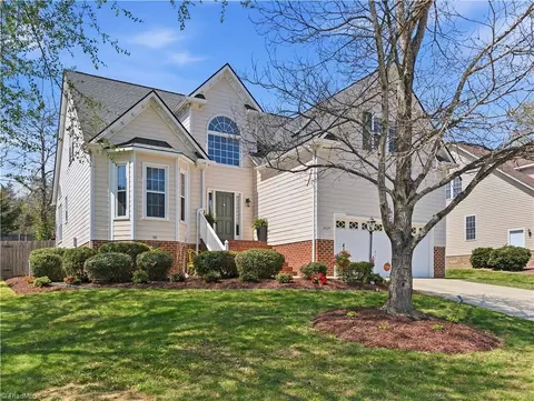 6624 Barton Creek Dr, Whitsett, NC 27377