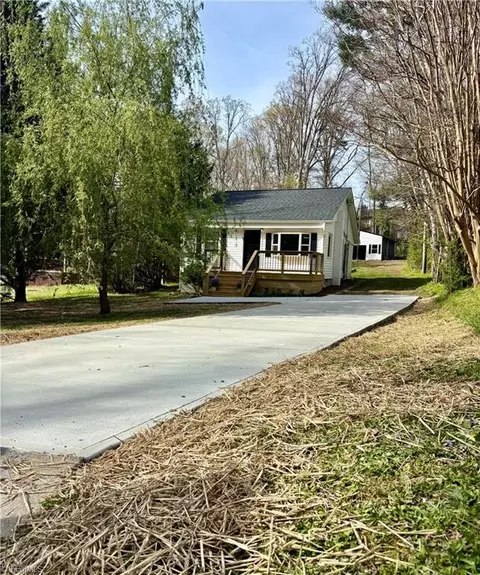205 Matt Pl, Greensboro, NC 27405