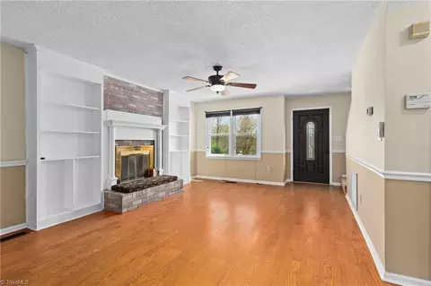 Living - 3954 Evergreen Dr, Trinity, NC 27370 photo 1 of 3