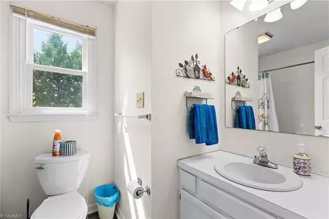 Bath - 3954 Evergreen Dr, Trinity, NC 27370 photo 3 of 4