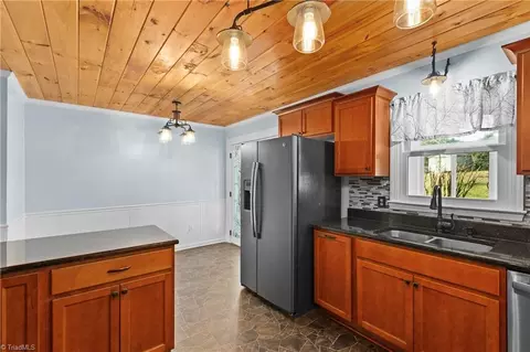 Kitchen - 3954 Evergreen Dr, Trinity, NC 27370 photo 6 of 6