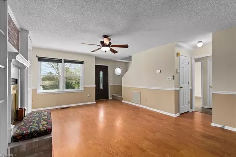Living - 3954 Evergreen Dr, Trinity, NC 27370 photo 3 of 3