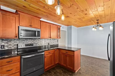 Kitchen - 3954 Evergreen Dr, Trinity, NC 27370 photo 5 of 6