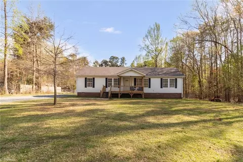 4508 Schoolway Dr, Greensboro, NC 27406