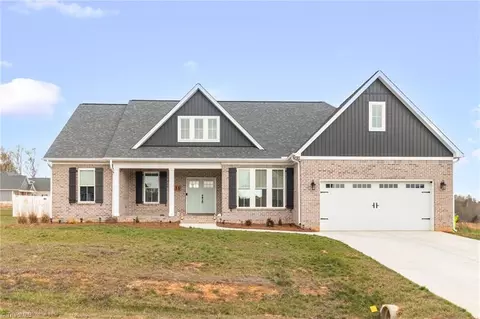 333 Wynnfall Dr, Lexington, NC 27295