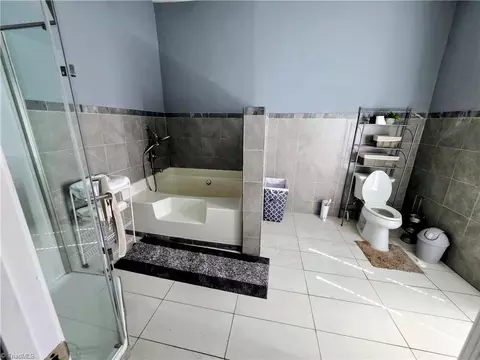 Bath - 515 Cable St, High Point, NC 27260 photo 1 of 2