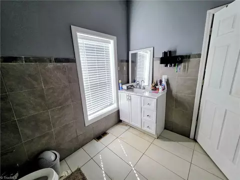 Bath - 515 Cable St, High Point, NC 27260 photo 2 of 2