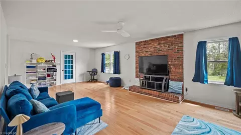 Living - 4903 Westhaven Ln, Trinity, NC 27370 photo 1 of 3