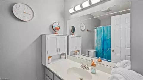 Bath - 4903 Westhaven Ln, Trinity, NC 27370 photo 1 of 3