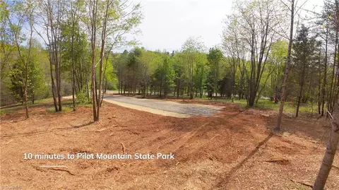 3 Thomas Farm Rd, King, NC 27021