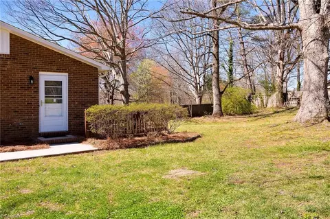 302 Mountainbrook Dr, King, NC 27021 photo 5