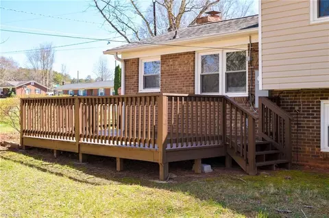 302 Mountainbrook Dr, King, NC 27021 photo 7