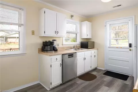302 Mountainbrook Dr, King, NC 27021 photo 12