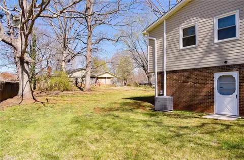 302 Mountainbrook Dr, King, NC 27021 photo 8