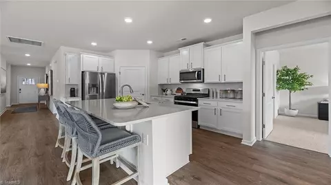 302 Sefton Dr, Jamestown, NC 27282 photo 9