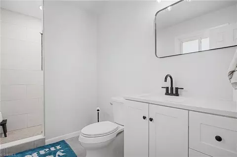 Bath - 219 Rockspring Rd, High Point, NC 27262 photo 3 of 3