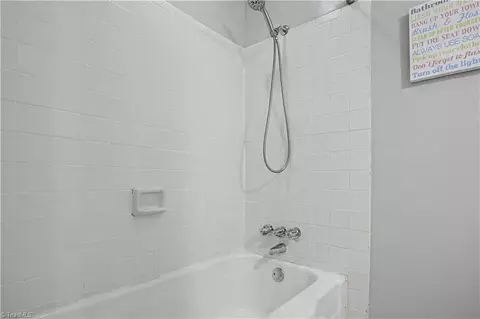 Bath - 219 Rockspring Rd, High Point, NC 27262 photo 2 of 3