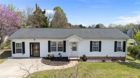 301 Cloverdale Dr, Archdale, NC 27263