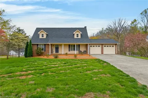 8388 Coachman Ln, Rural Hall, NC 27045