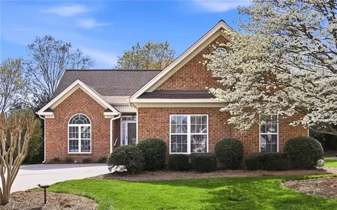 1332 Whitworth Ct, Kernersville, NC 27284