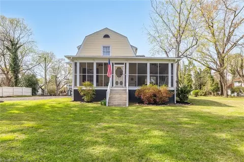 421 Chestnut St, Eden, NC 27288