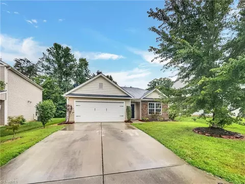 4832 Old Towne Village Cir, Winston-salem, NC 27040