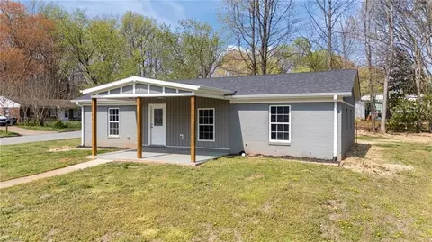 1 Godwin Ct, Greensboro, NC 27405