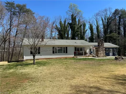 2047 Sizemore Rd, Germanton, NC 27019