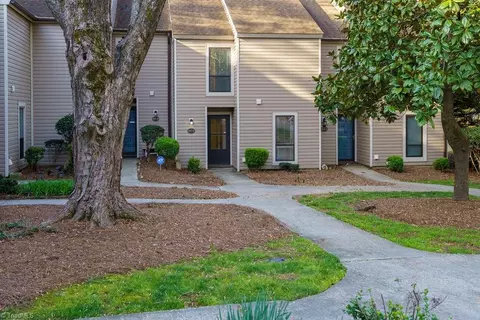 301 Village Ln #F, Greensboro, NC 27409