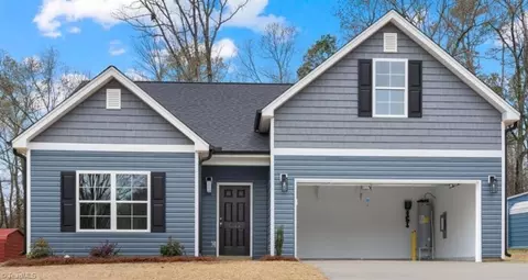 852 Deadmon Rd, Mocksville, NC 27028
