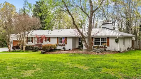 2113 Sprucewood Dr, Greensboro, NC 27407