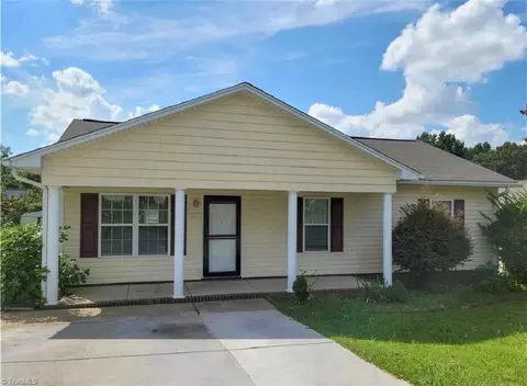 1609 Sunrise Valley Dr, Greensboro, NC 27405