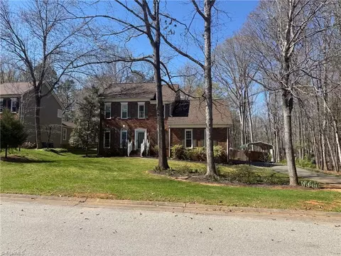 2145 Benwicke Dr, Pfafftown, NC 27040