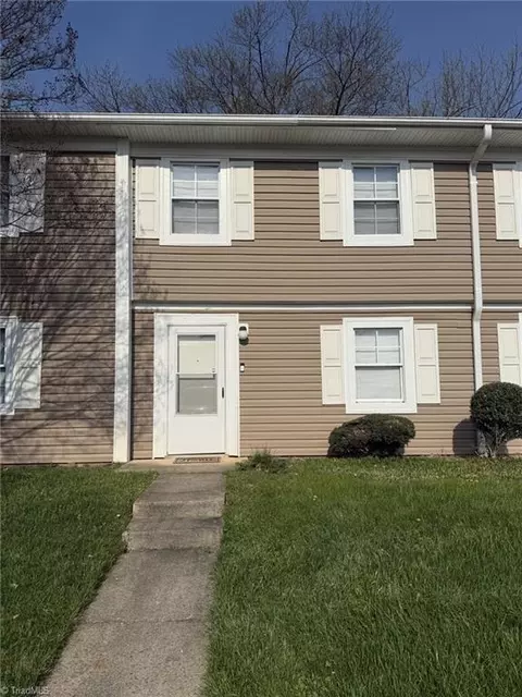 5735 Bramblegate Rd #B, Greensboro, NC 27409