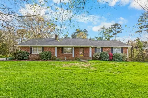 720 Sedge Garden Rd, Kernersville, NC 27284