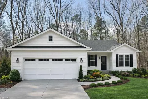 348 Woodland Dr, Elkin, NC 28621