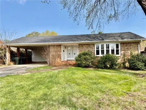 2914 W Cornwallis Dr, Greensboro, NC 27408