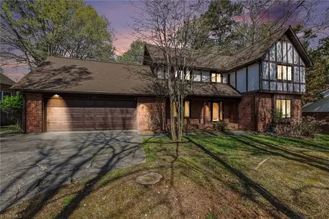 4103 Oak Hollow Dr, High Point, NC 27265