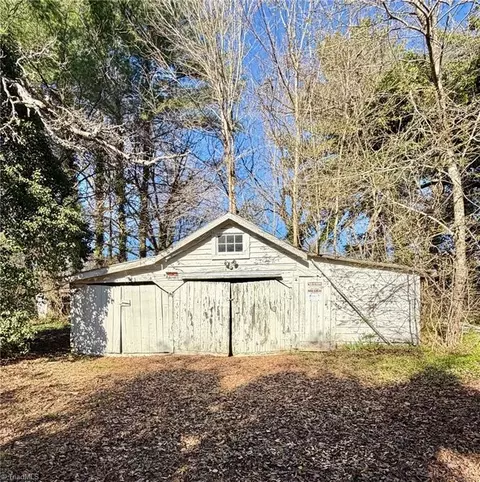 538 Holly Grove Rd E, Lexington, NC 27292