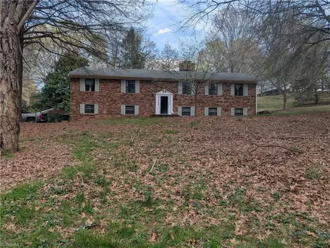 4661 Kinnamon Rd, Winston Salem, NC 27103