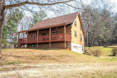 1305 Brim Rd, Mount Airy, NC 27030