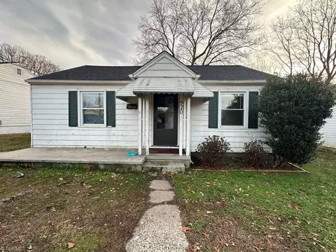 920 Brookline St, Winston Salem, NC 27107