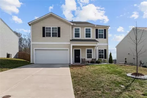 3748 Streamside Dr, Thomasville, NC 27360
