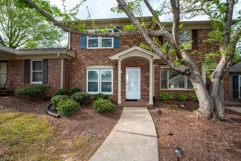 12 Prairie Trl #B, Greensboro, NC 27410