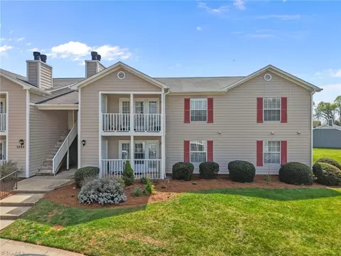 5523 Hornaday Rd #D, Greensboro, NC 27409