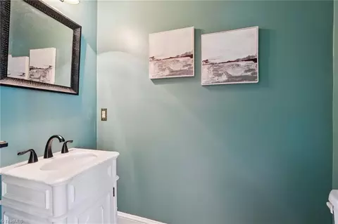 Bath - 3833 Wesseck Dr, High Point, NC 27265 photo 1 of 4