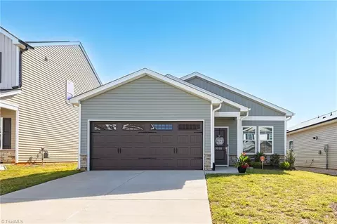 3910 Angel Hill Ln, High Point, NC 27265