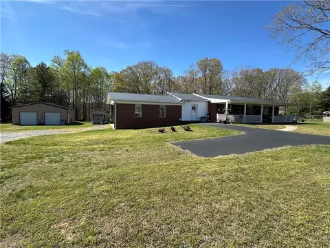 281 Spencer Meadow Rd, Asheboro, NC 27205