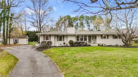 6909 Wooden Rail Ln, Summerfield, NC 27358