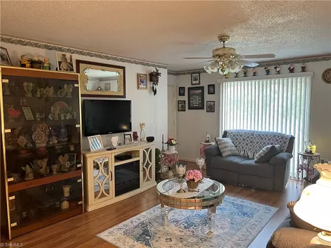 Living - 5244 Ridge Dr, Trinity, NC 27370 photo 2 of 4